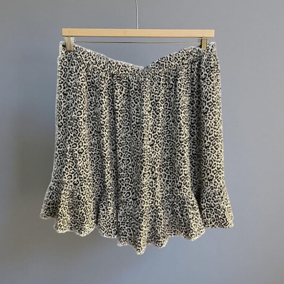 American Eagle flowy mini skirt with Animal print skit Large - Picture 4 of 9